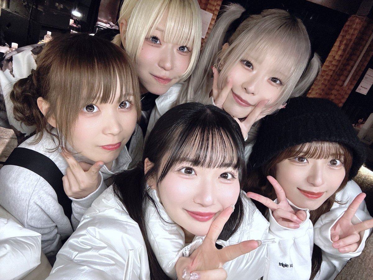 Malcolm Mask McLaren tweet media