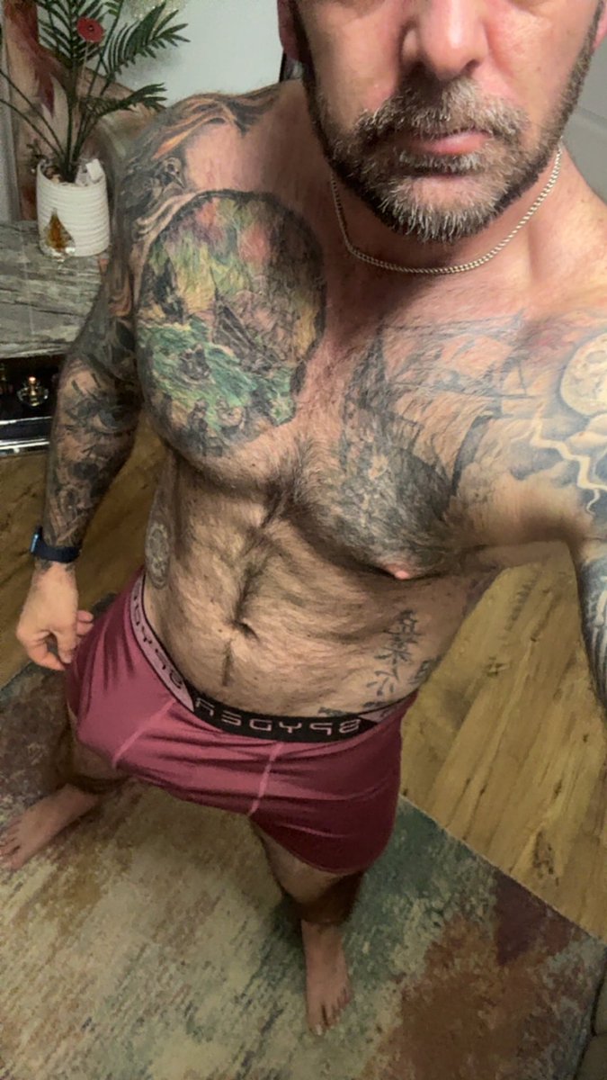 GymRatDan's tweet photo. Happy Saturday legends. Left, right or neither? https://t.co/Vbd0A5av1a