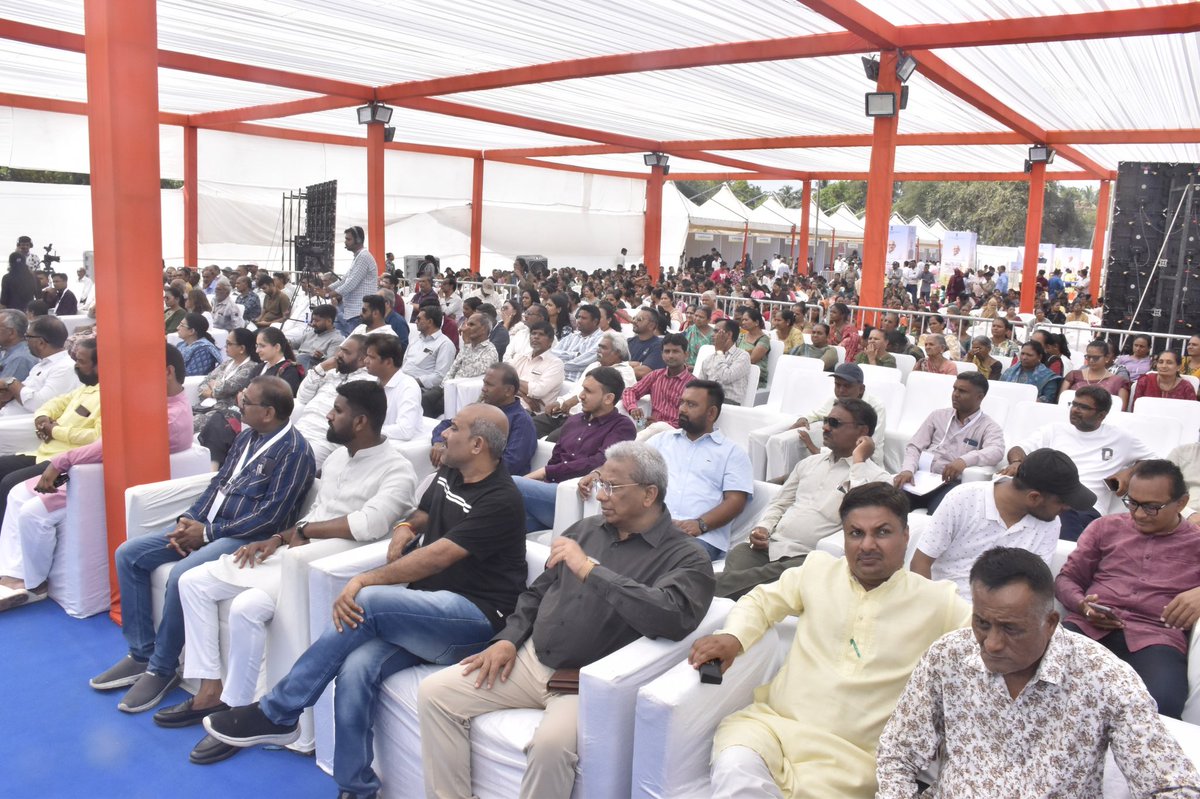 collectorjunag's tweet photo. જૂનાગઢ ખાતે આજરોજ કૃષિ વિભાગ દ્વારા આયોજિત ‘મિલેટ મહોત્સવ’ અને ‘પ્રાકૃતિક ફાર્મર માર્કેટ - 2026’ કાર્યક્રમ માન.મંત્રીશ્રી પ્રદ્યુમન વાજા સાહેબના અધ્યક્ષ સ્થાને યોજાયો.

@CMOGuj @sanghaviharsh @drpradyumanvaja @ikaushikvekaria @revenuegujarat @InfoGujarat https://t.co/r2kQCaShXZ