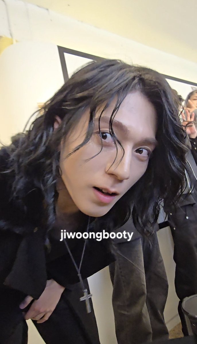 jiwoongbooty's tweet photo. sangwoo 😭😭😭 #justb #printingbox https://t.co/cOAkh8dwJH