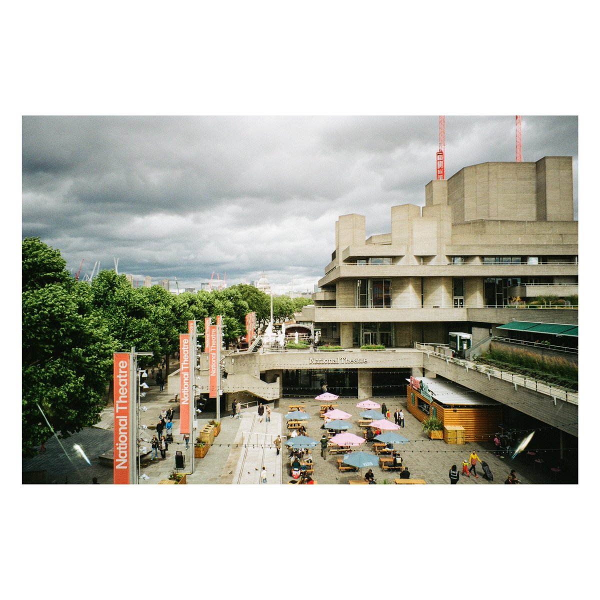 nickdemarco_'s tweet image. South Bank
Camera no. .12, in my COMPACT 35 PROJECT. The Pentax Espio 120SW - with 28mm to 120mm zoom
Kodak Gold, July 2024

From my blog review here: rangefinderchronicles.blogspot.com/2025/12/the-co…

#filmphotography #pentaxespio #compactcamera #pointandshootcamera #kodakgold