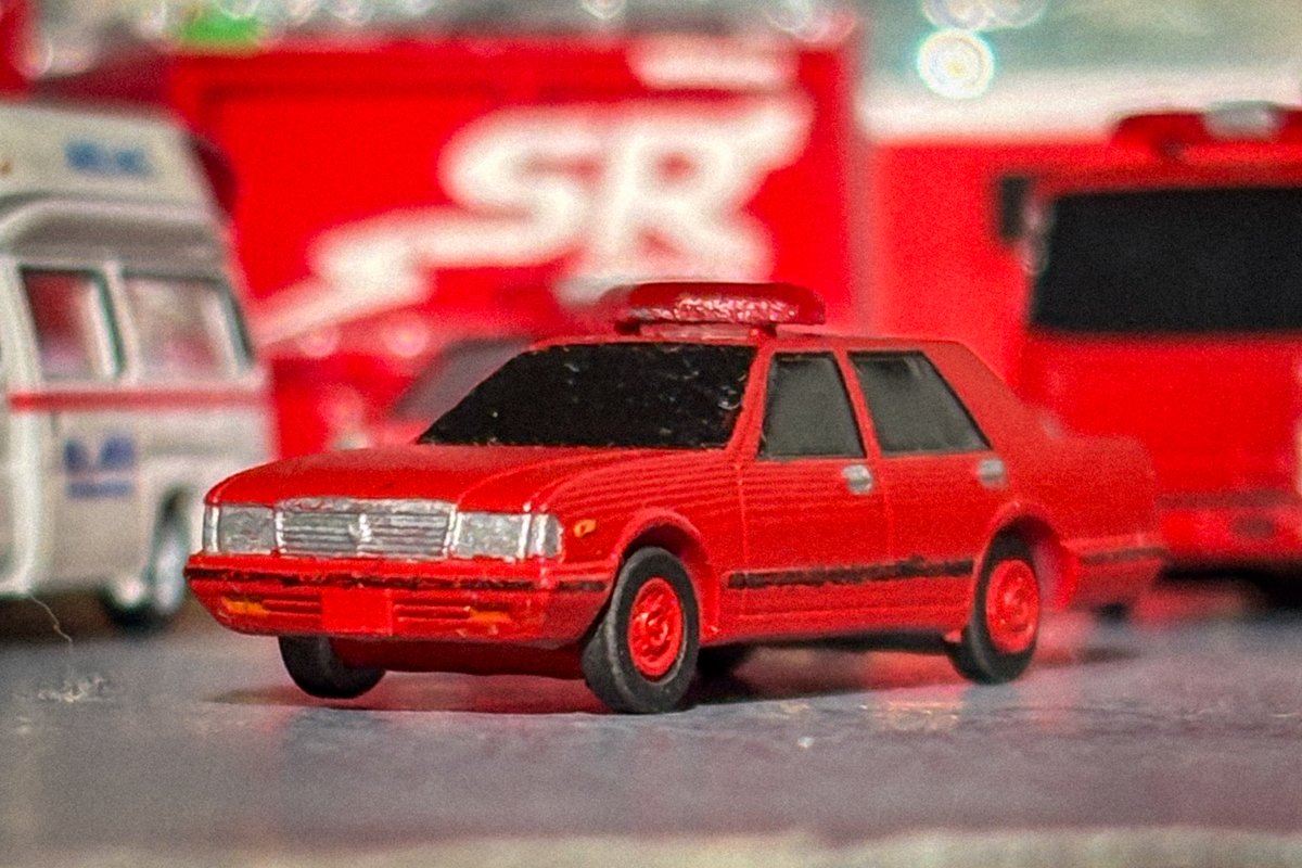ONLYRED_info's tweet photo. 横浜消防の司令車、ついに引退なんですね…

実車の活躍が見られなくなるのは悲しいところですが、模型ならその姿を永久に手元に残せます！

イベントには行けなかったので、消防指令車A キットとその他横浜消防の車両を並べてプチイベントを開催しました笑
#ONLYRED https://t.co/PLQOxAXgzR