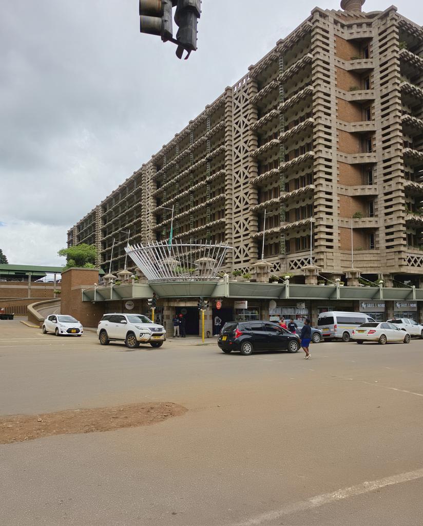 プロフェッサーX tweet media