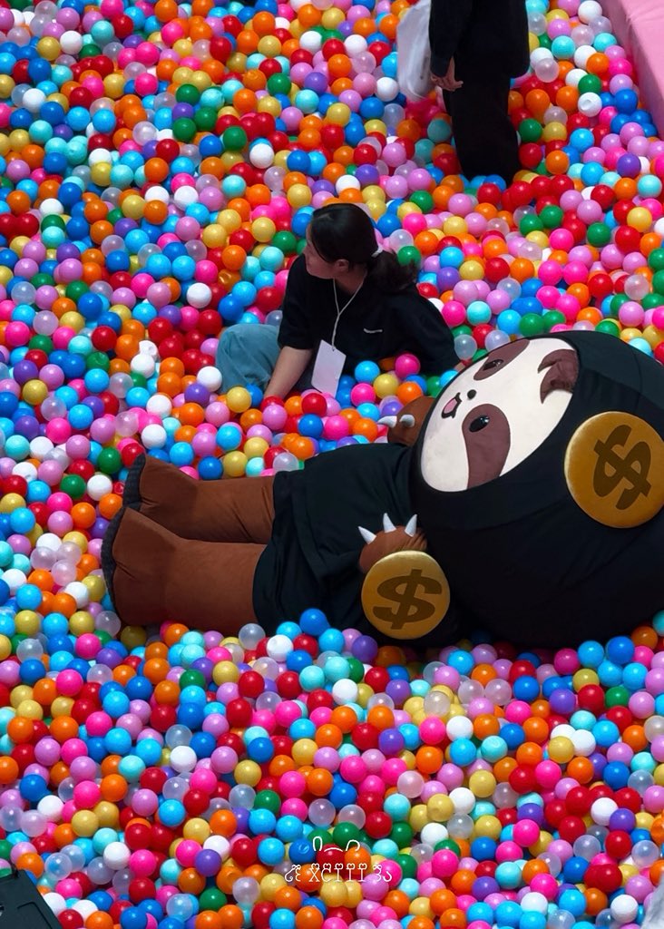 XCIII🐧🦥💰 tweet media