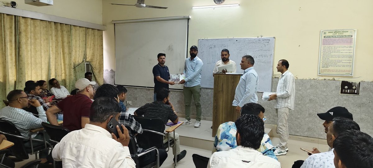 HTIKarnal's tweet photo. Horticulture training institute, Uchani (karnal) conducting five days weekly training for farmer on Topic Production Technology of Mushroom &amp; their Post Harvest Management
@horticulturehry https://t.co/T4jR70O5fV