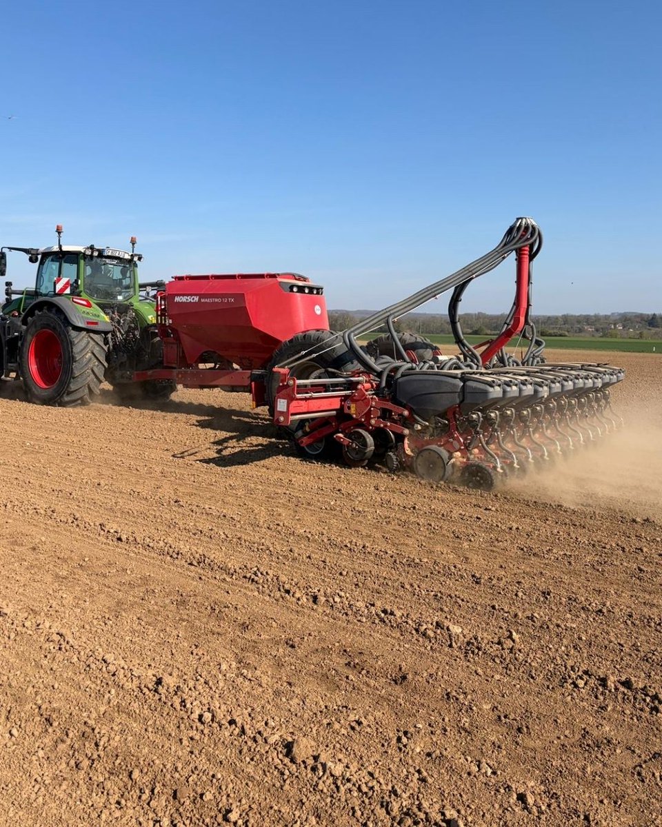 HORSCH_France's tweet photo. [🆙 MAESTRO 12 TX]  #semis #MissBetter en Seine &amp; Marne à 45 cm
#microgranulé sur le rang #apport d'engrais #starter dans le sillon 
#nourrir #plante dès le demarrage
#Doseur éprouvé AirSpeed vitesse de 10-11 km/h après optimisation des réglages par notre technicien Clément. https://t.co/HtI1XYCZ0M