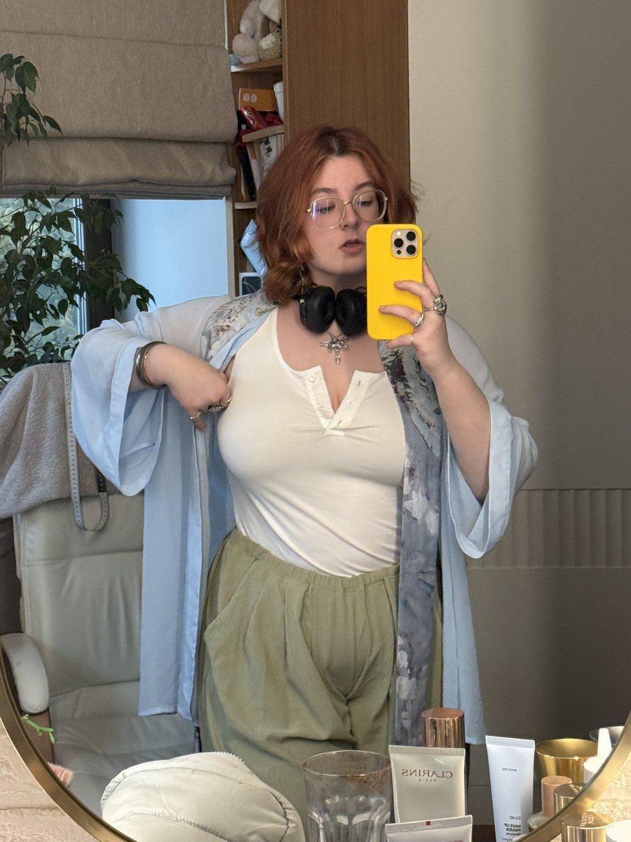 даша бильвизз tweet media