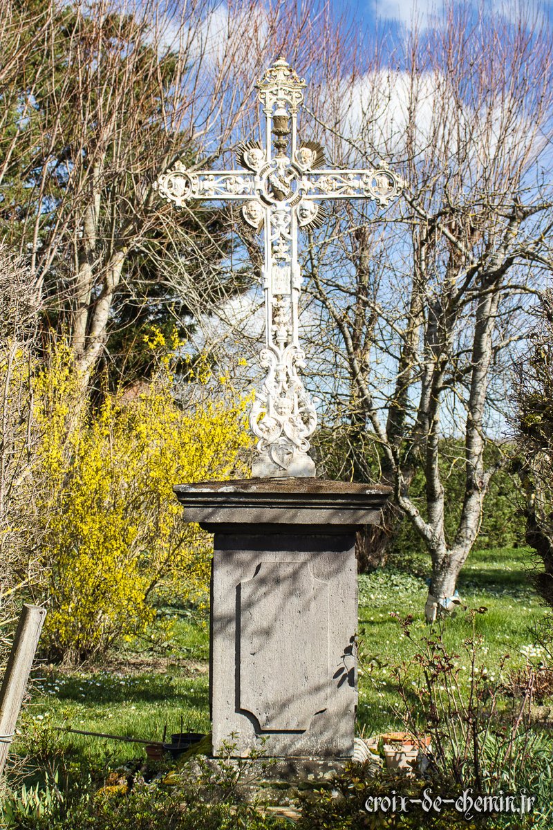 Croix de Chemin tweet media