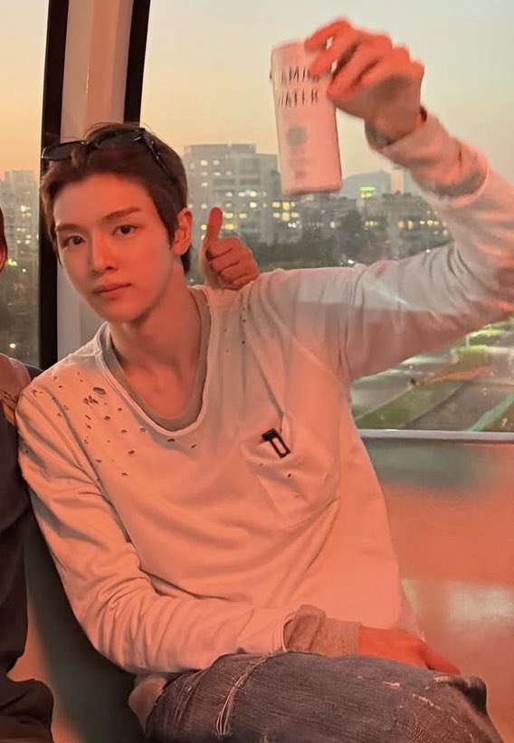 ขอบคุณฟ้าที่ส่ง 2 คนนี้มาเป็นเพื่อนกัน
ชั้นรักพี่บี๋พี่ป๊ามากจริง ๆ 💘💘💘💘