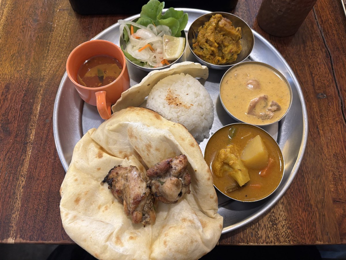 aoaoooooooooo's tweet photo. 休憩時間的な🇮🇳🍛🫖🍩🌸🥰 https://t.co/IDxfxUiOEU