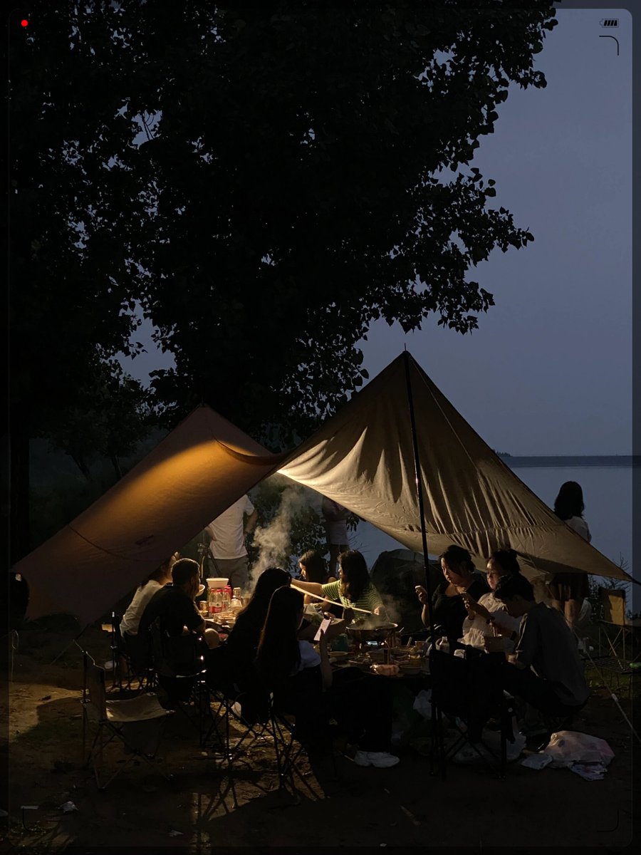 daniela leonr tweet media