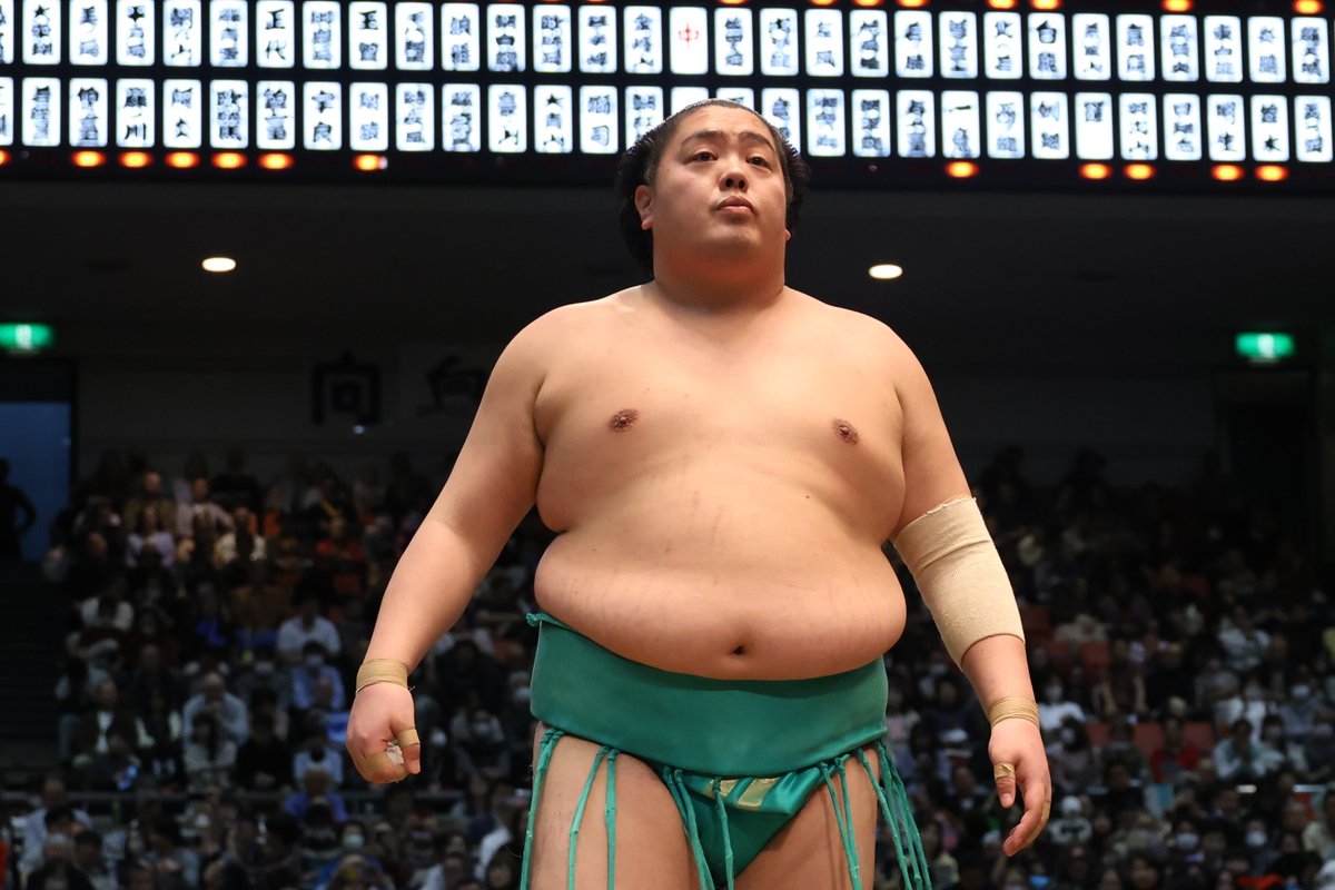 十四日目の様子＞ 幕内取組 一山本（8勝6敗） 上手投げ 髙安（6勝8敗
