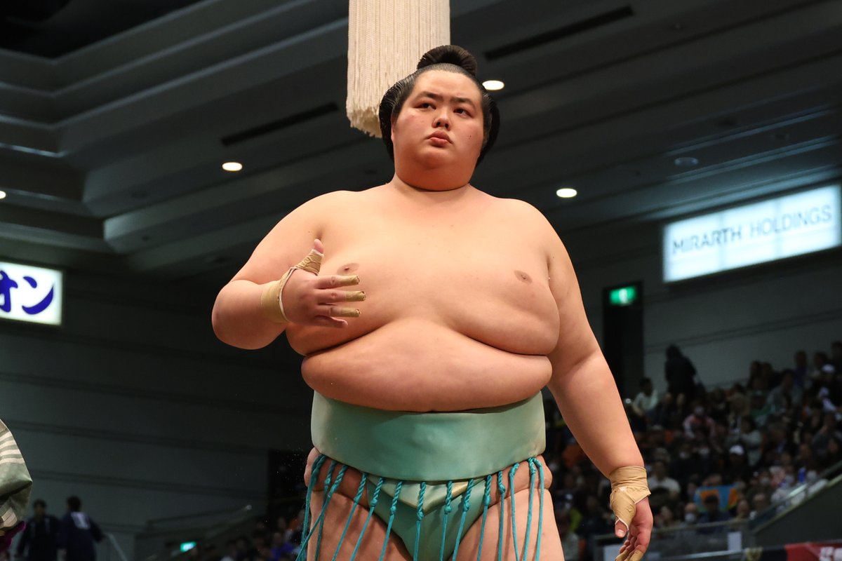 十四日目の様子＞ 幕内取組 琴櫻（9勝5敗） 外掛け 豊昇龍（10勝4敗