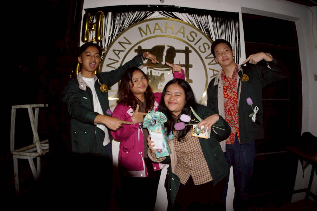 destarrrr✨ tweet media