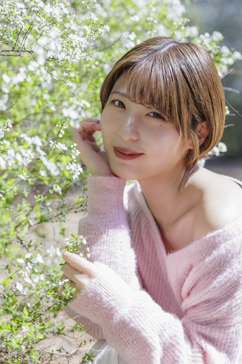 kondolabrujita's tweet photo. Blooming with you.

model : 音羽ねね @nene_kgsm

#springportrait
#flowerportrait
#bokeh
#japanphotography
#portraitmood https://t.co/CPGlU1qHyn