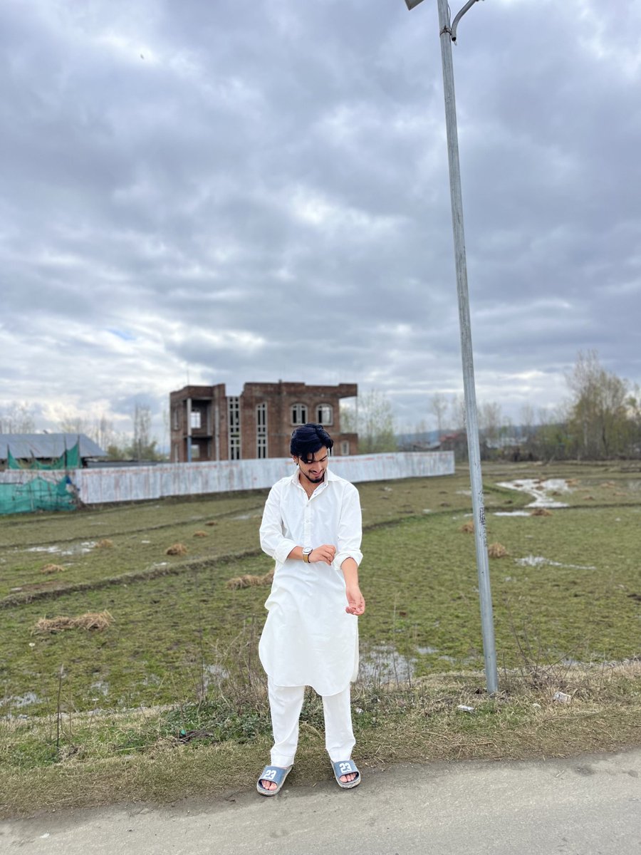 Talib__rather's tweet photo. Eid-mubarak to all muslims around the world ✨️✨️❣️

#eid2k26 #EidNamaz #eid #eidmubarak https://t.co/wcHWlgtmNv