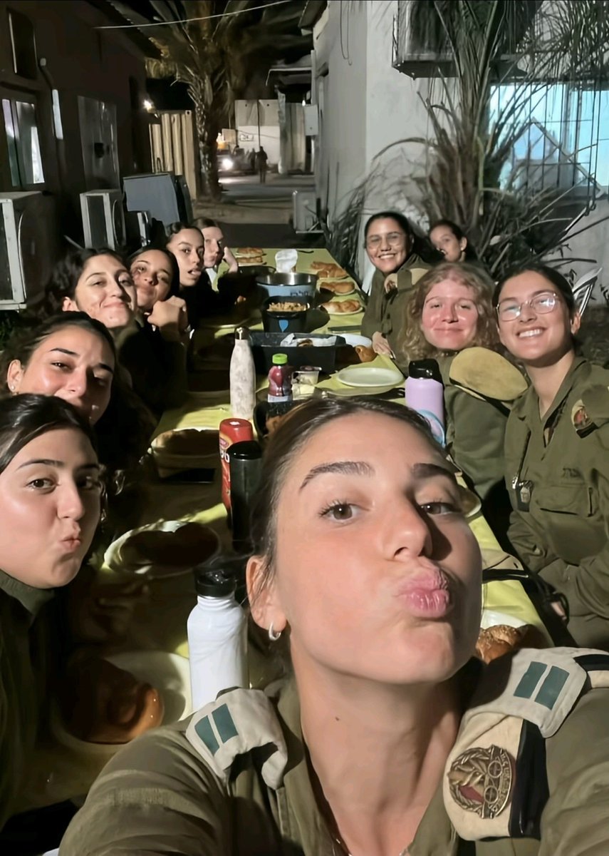 הדרקון tweet media