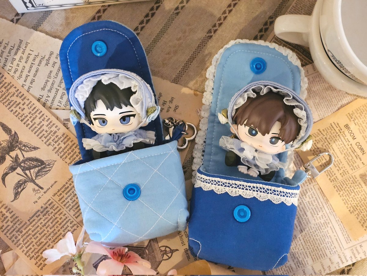 N_KHR_'s tweet photo. 피규어 전용 파우치 만들어줬어요 귀엽죠///
까꿍하고 튀어나옴🥹🩵💙 https://t.co/Ubd3gpZ0yd