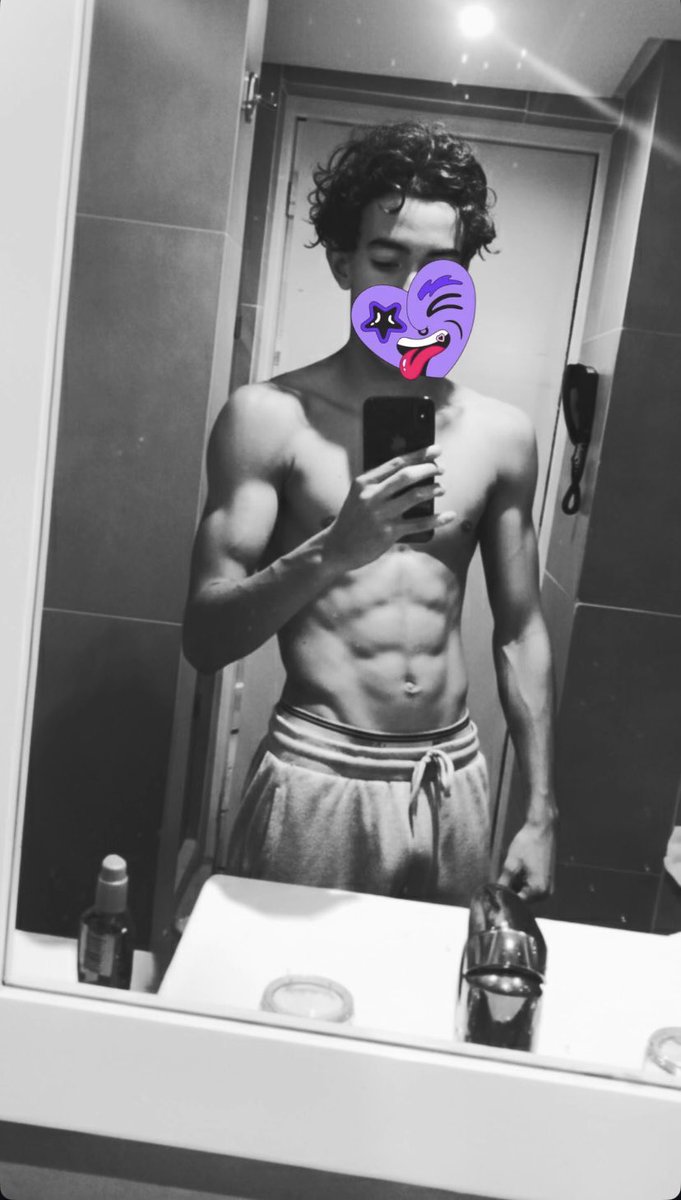 MINISINCEFF1's tweet photo. Any f down for esex ?
#esex #cnc #ageplay #whimpering #horny #eboy #comboy #nsfw #dh #dahood #dahoodian https://t.co/y8AQp572bD