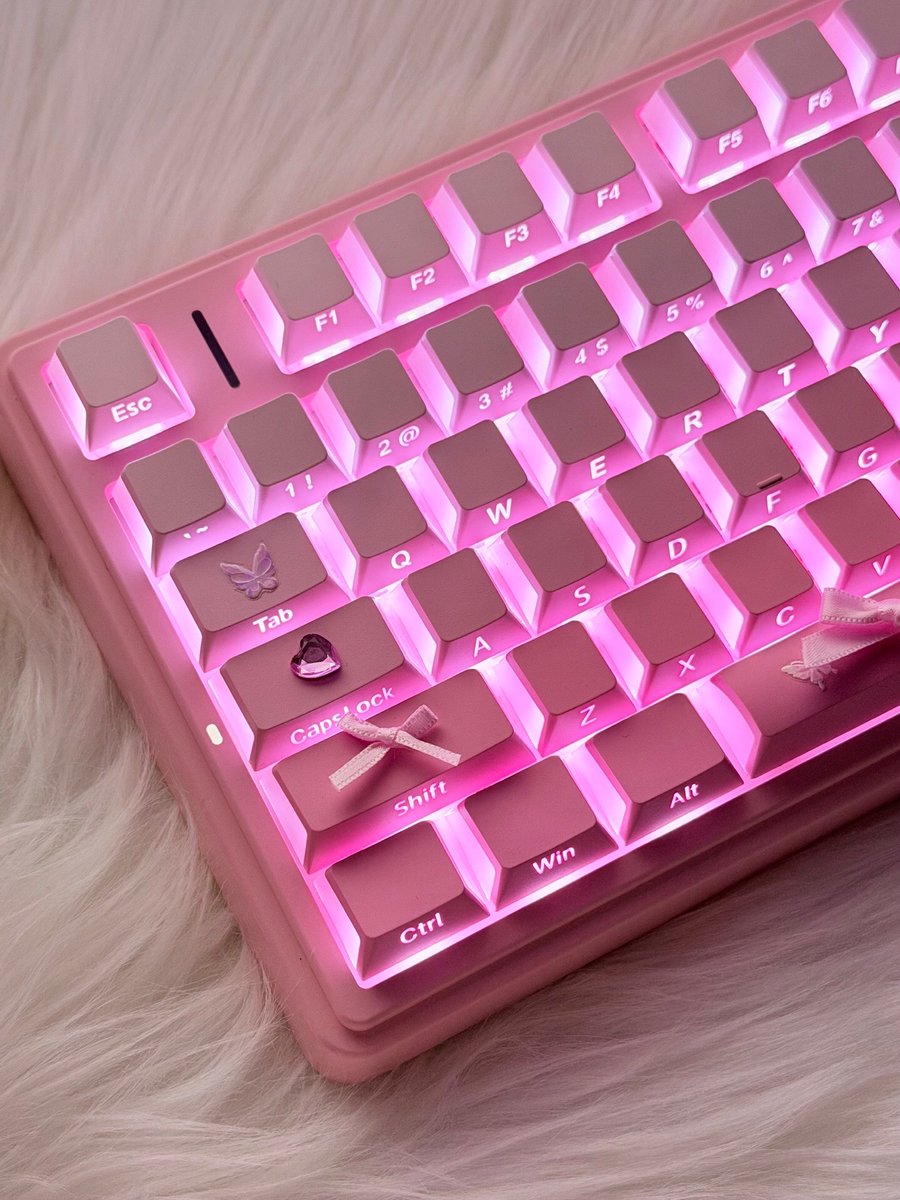 aulagamingstore's tweet photo. Soft pink. Clean glow. ✨⌨️
Meet the AULA F75 Pro Pink Transparent Keycaps — where aesthetics meets performance.
Upgrade your setup with a fresh spring vibe 🌸

Shop now 👇
 https://t.co/A9jrovgQZF
(Use this link to get 8% off &amp; support the channel)

#AULA #AULAGaming #AULAF75Pro https://t.co/jc8TcQVa6x