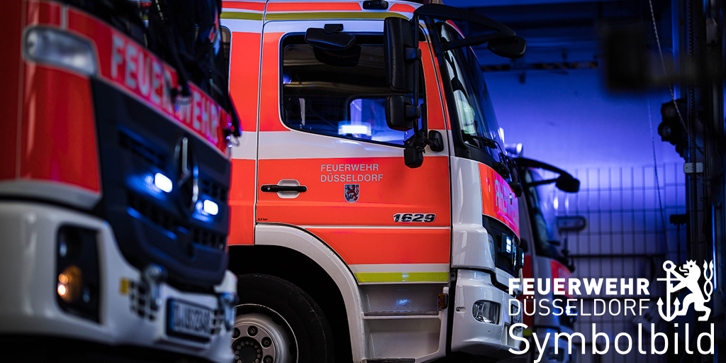 BFDuesseldorf's tweet photo. 📟Feuermeldung📍#Eller

Feuer in einer Umkleidekabine: Sportler unternehmen erste Löschversuche mittels Feuerlöscher. #FwDus löschte Flammen und öffnete die Dachhaut zum Ablöschen versteckter Glutnester. 

Mehr ⏩ https://t.co/P47YpB1eMA https://t.co/POLEKwJ437