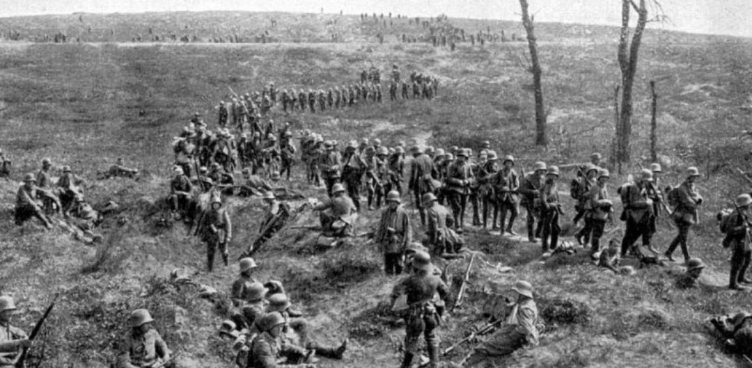 MOMENTS IN HISTORY 🔎 tweet media