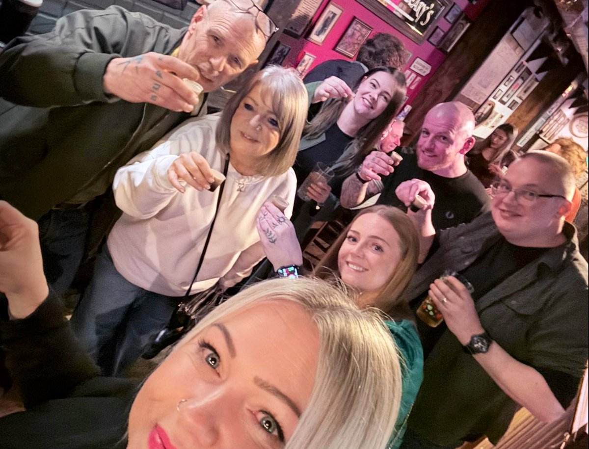 Sissyone tweet media