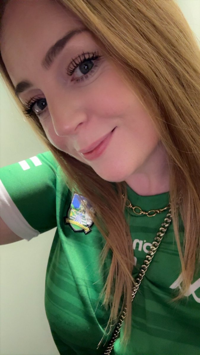 Sissyone tweet media