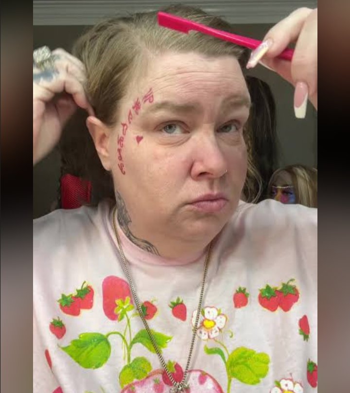 HellaLayzee's tweet photo. I am shocked that #gorlworld never really picked up on #Maybae . Our gorls have NOTHING on her! Y'all remember her or nah? 😂 https://t.co/IPxR75C8BC