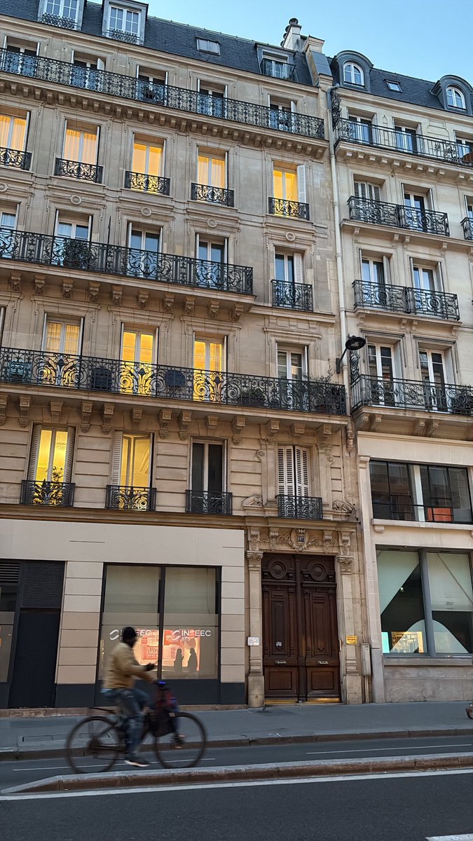 初号機 tweet media