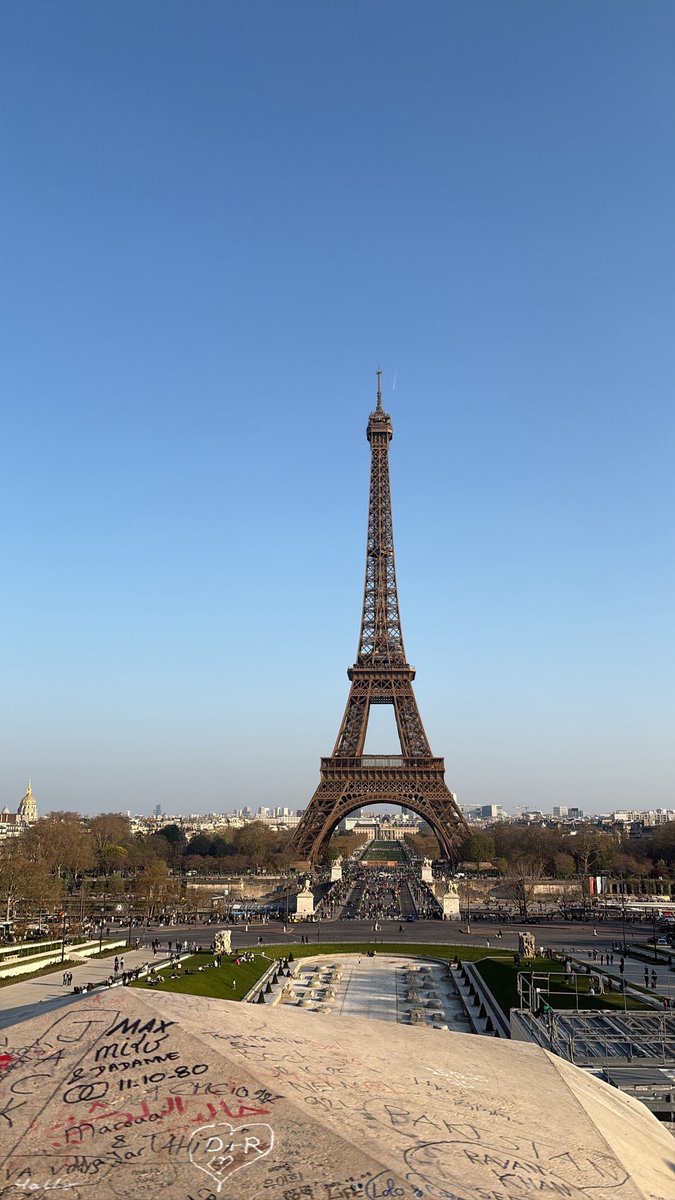 初号機 tweet media