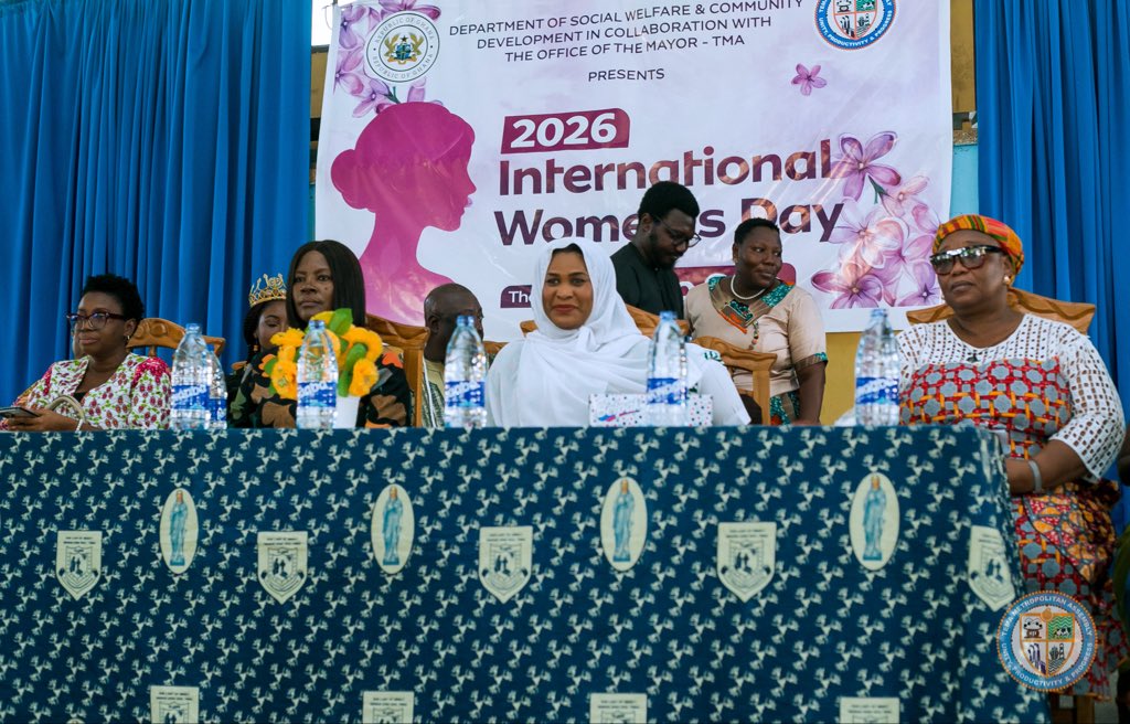 Ebi Bright tweet media