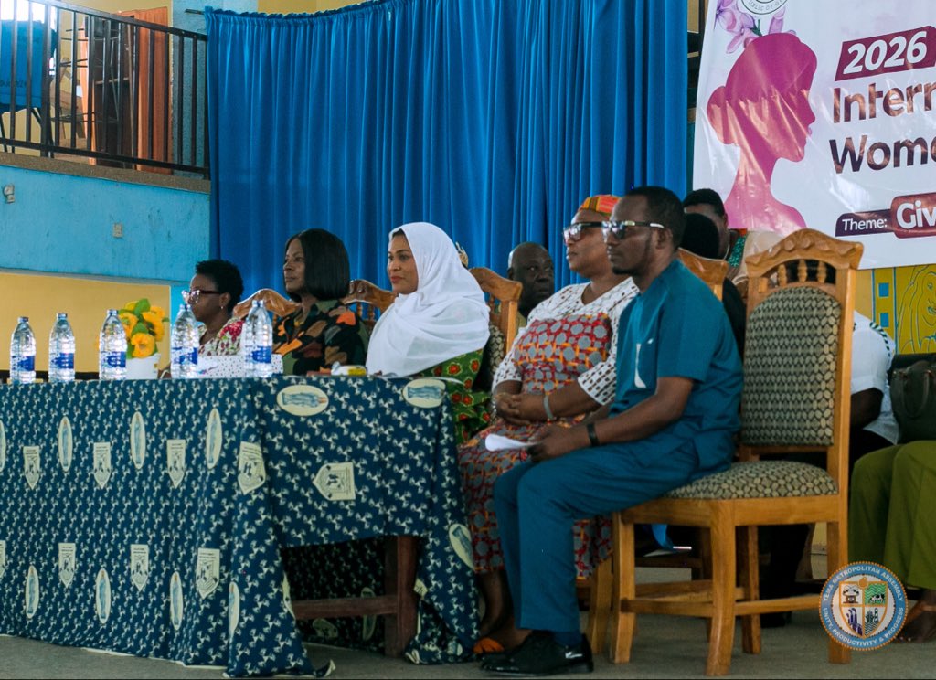 Ebi Bright tweet media