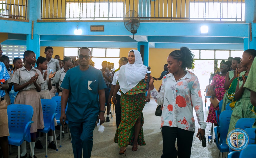 Ebi Bright tweet media