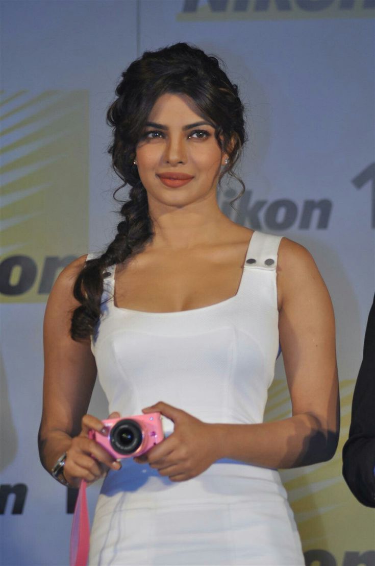 hourly priyanka tweet media
