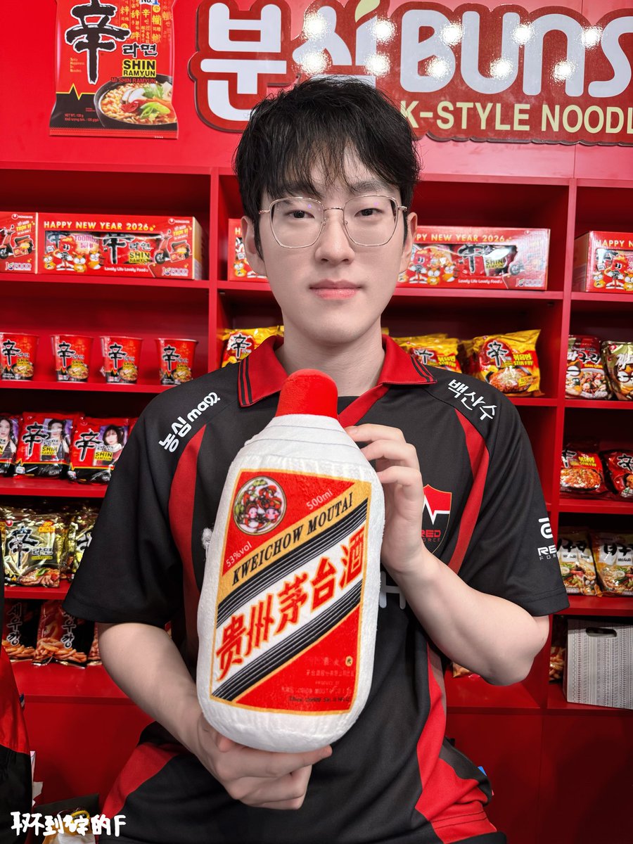 取不到名字的F tweet media