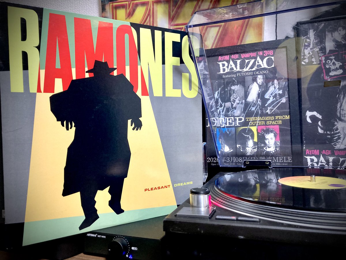 #ラモーンズの好きな曲10曲挙げる見た人もやる
Rockaway Beach
Teenage Lobotomy
Do You Remember Rock 'N' Roll Radio?
Rock 'N' Roll High School
We Want The Airwaves
Zero Zero U.F.O.
Pet Semetary
I Don't Want To Grow Up
The Crusher
Cretin Family

5枚からしか選んでないな…🙂