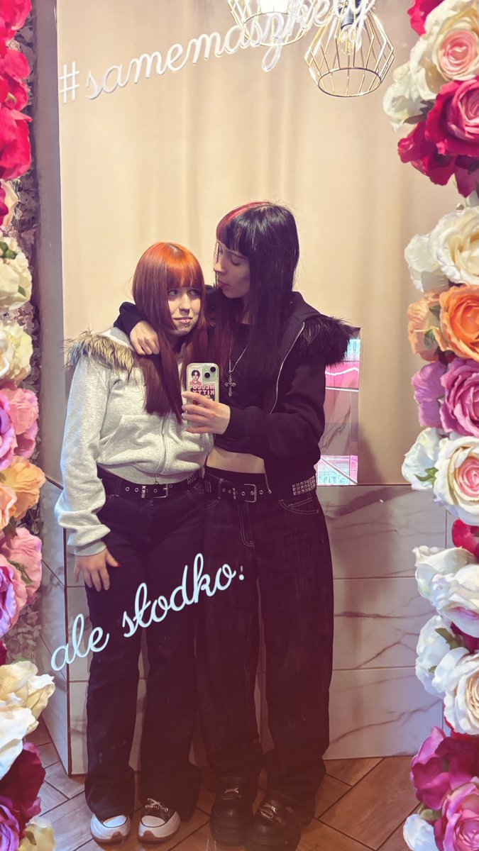 ♱ lee. ariel’s gf. saw skz. will see multi. tweet media