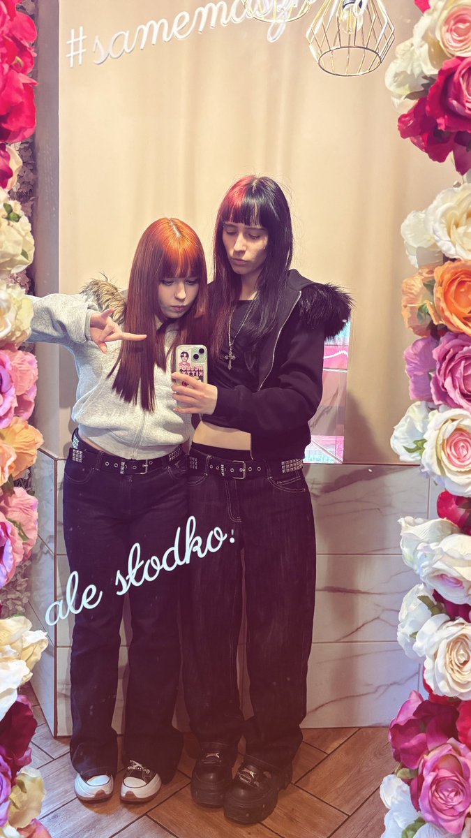 ♱ lee. ariel’s gf. saw skz. will see multi. tweet media