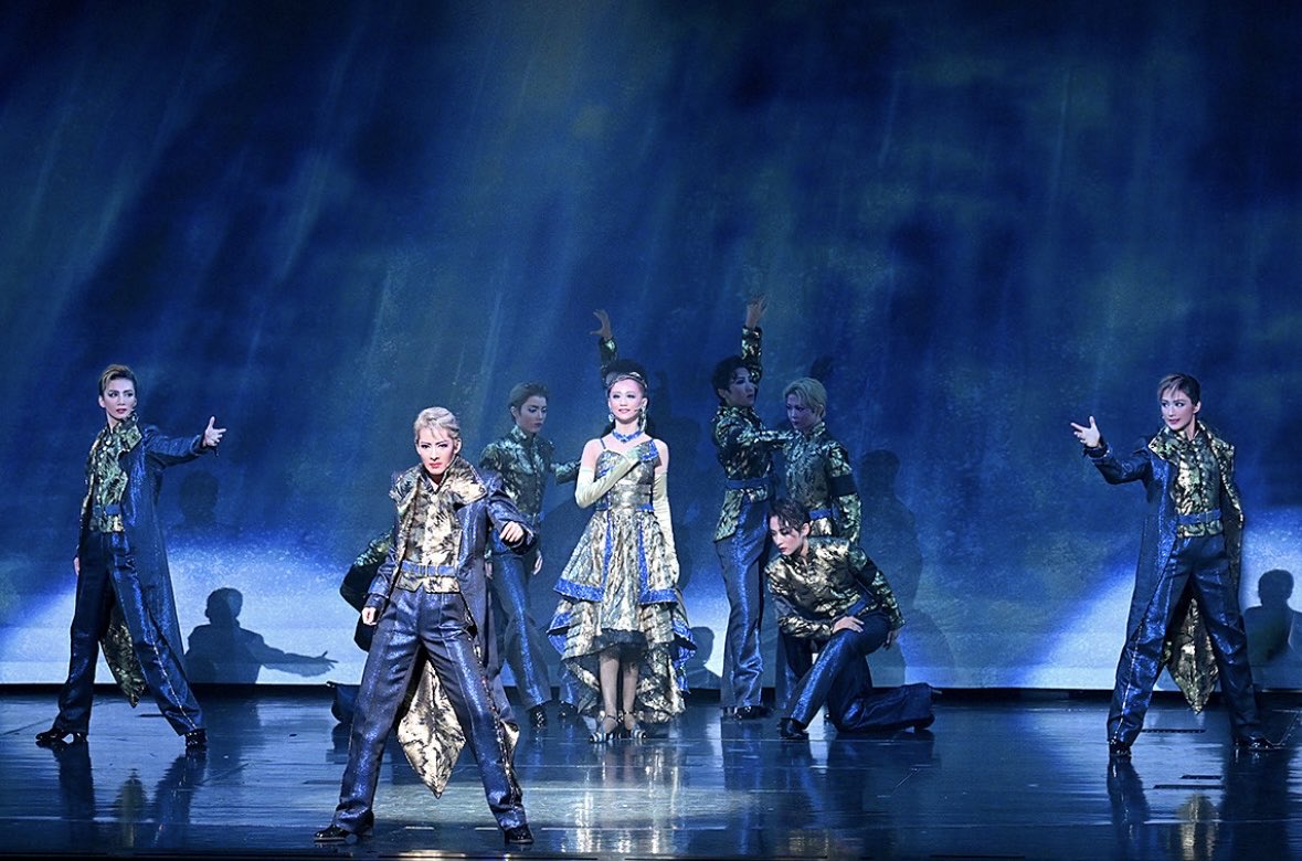 今の花組さん
アイドルグループの各センター集結した？ってくらい0番付近がギラギラしてる💫
トップコンビ円熟期に若手達が食らいついてる
熱量感じて非常に楽しい