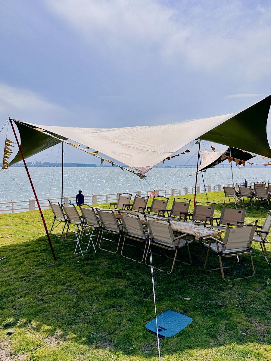 Denis Waters tweet media