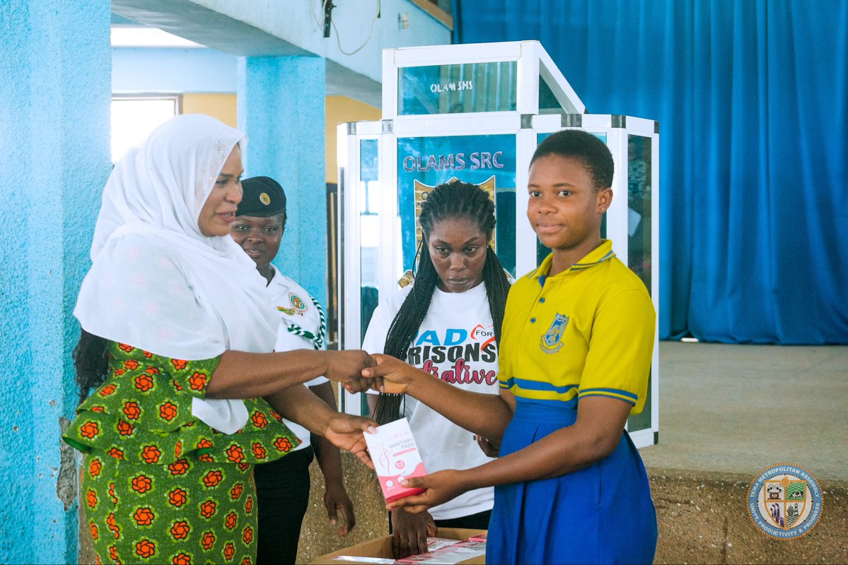 Ebi Bright tweet media