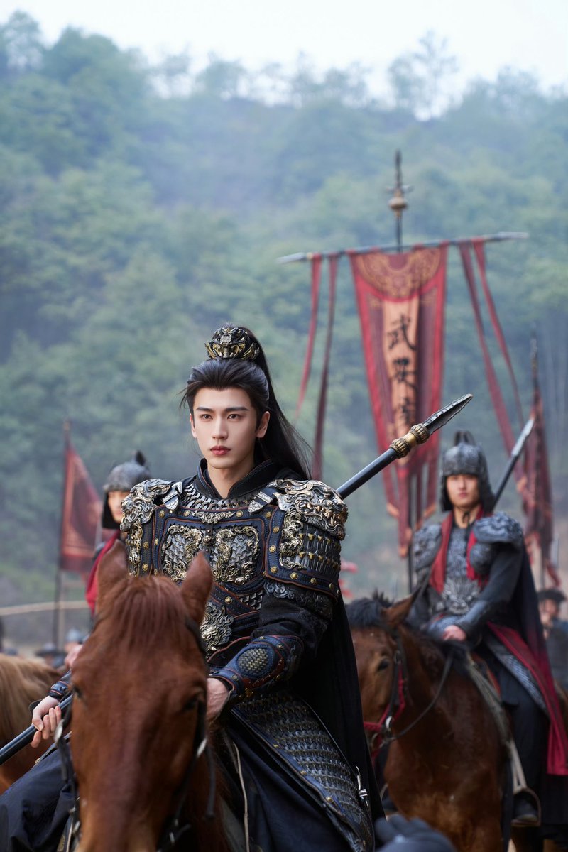 everydayzlh's tweet photo. •032126• zlh studio weibo update 🪐 (1)

studio shares new pics of #zhanglinghe as xie zheng in #PursuitofJade ⚔️ https://t.co/DrnqOSfhAB