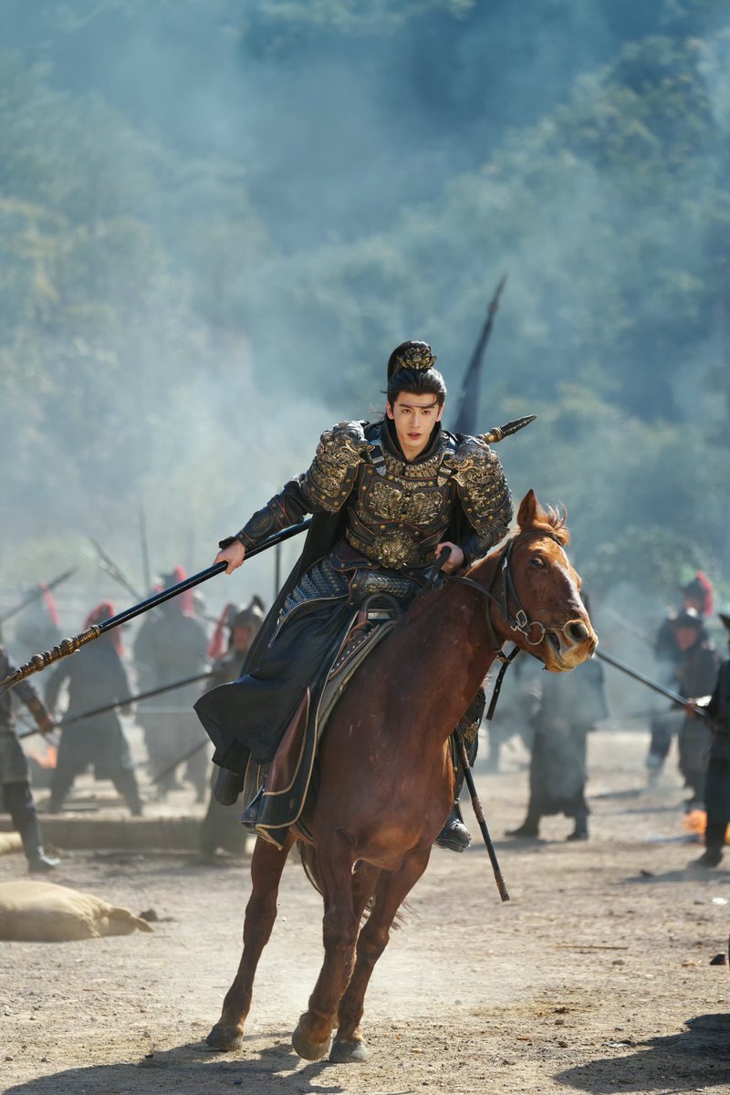 everydayzlh's tweet photo. •032126• zlh studio weibo update 🪐 (1)

studio shares new pics of #zhanglinghe as xie zheng in #PursuitofJade ⚔️ https://t.co/DrnqOSfhAB