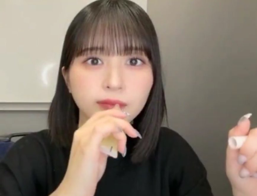 harapeko_cn's tweet photo. ＝LOVE イコラブ 佐々木舞香 リップ
SHOWROOMで使用

無印良品
「リップエッセンス ハニー」
参考価格 ¥980 https://t.co/UvMJ1cGSfp