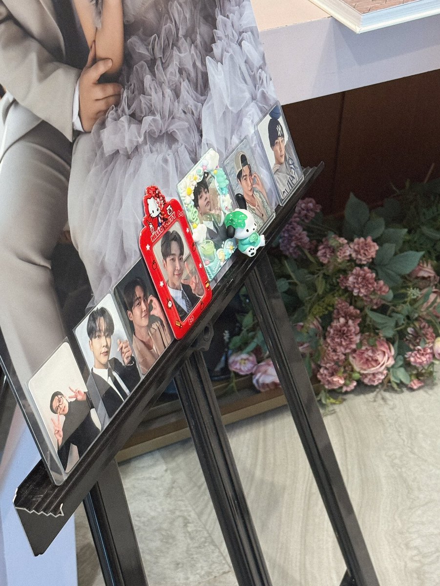 아아- 현승이를 너무나도 사랑했던 그녀가 떠나갔고 나에겐 창억떡 한 팩만이 남았습니다.

잘 살고 잘 살고 잘 살자!