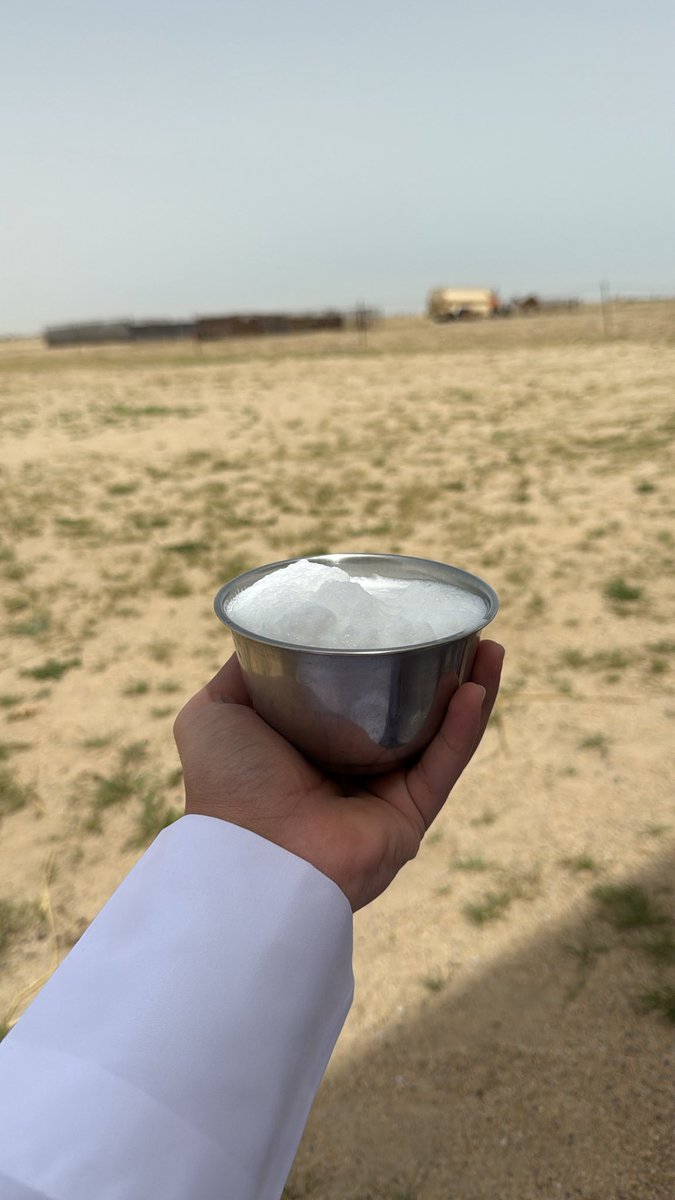 ‏ نِزَار بس مش قباني tweet media