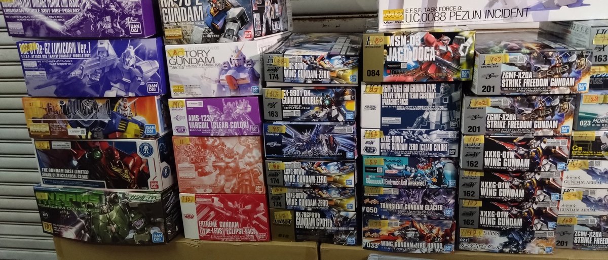 aniplaCafe's tweet photo. #ガンプラくじ リターンズ!!
残り51本をアニプラ倉庫前にて!

ラストワン賞はMG #FAZZ
MG #パーフェクトガンダム
MG #ReGZ
まだまだMGいっぱいあります

逆に全て箱キットなので
ある意味ハズレなし?

※ノークレーム/ノーリターン
※買取品/箱つぶれ品を含みます
※くじを楽しんでもらえる方限定 https://t.co/R5zrF5eLC2