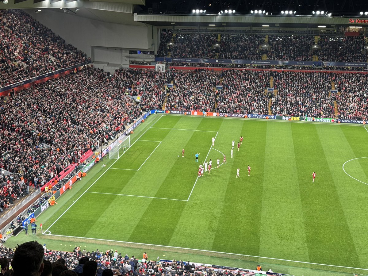 𝙹𝙰𝙼𝙸𝙴 𝙼𝙲𝚀𝚄𝙴𝙴𝙽 tweet media