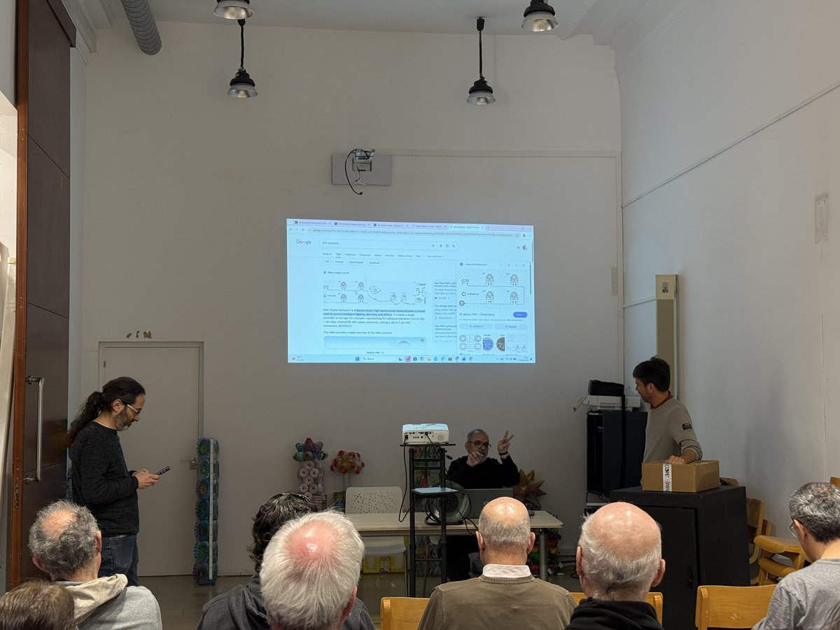 scratchcatala's tweet photo. avui al @fab_casadelmig estan fent el Pixel Mapping Hack, l'Oriol ens explica que acabaran muntant un mapping amb leds que estan creant ara i que controlaran per fer animacions!🎊✨

▶️ https://t.co/TdB42EOtRi

#ScratchEDMeetup #BCN https://t.co/J0VzVIh4X2